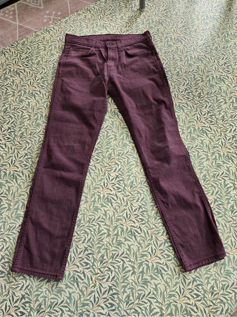 Levi's Men's Slim Straight Jeans in Plum
